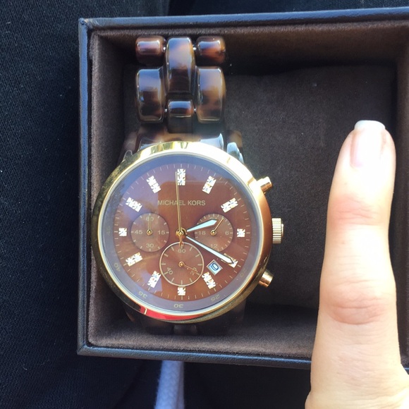 Michael Kors tortoise shell watch - Picture 7 of 7